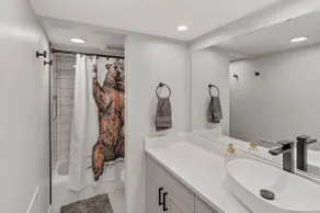 Hillside Haven - King bed/Heated Pool/Mtn Views - Image 4