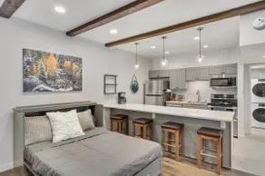 Hillside Haven - King bed/Heated Pool/Mtn Views - Image 5