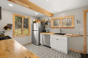 Stylish Vermont Home w/ Hot Tub! - Image 4