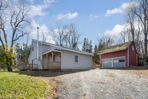 Stylish Vermont Home w/ Hot Tub! - Image 5