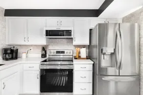 3 BDR Townhouse! - Image 5
