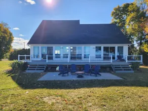 Lakeside Serenity Home - Image 2
