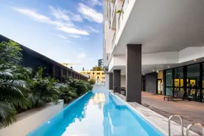 Riverside 2BR w/ Pool, Gym, Parking & River Views - Image 5