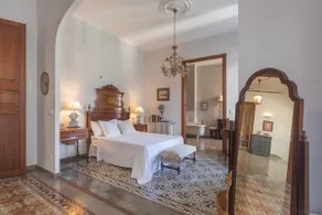 5-Bedroom home w/ heated pool, AC in Soller centre - Image 5
