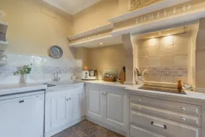 5-Bedroom home w/ heated pool, AC in Soller centre - Image 4