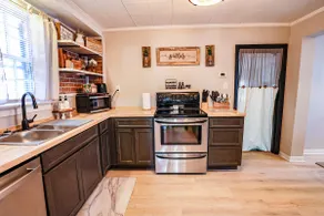 Beautifully Decorated: 2 BR & 2B: Close to Hosp - Image 4