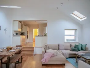 Charming Oasis with Garden - Image 4