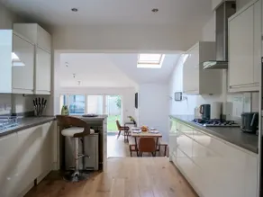 Charming Oasis with Garden - Image 3