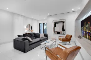 Luxe collection home in Miami. - Image 4