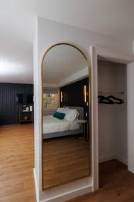 Kitchenette|King Bed|Couch - Image 4