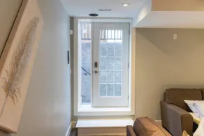 Modern Cozy Executive Suite with Private Entrance - Image 4