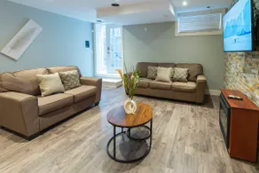 Modern Cozy Executive Suite with Private Entrance - Image 5