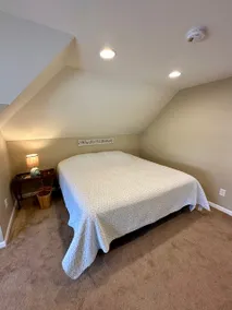 Perfect location on Pearl St-Brand New - Image 4