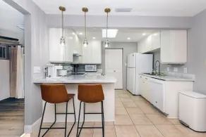 Modern & Cozy ~ Mins to Dwntwn & FSU ~ Gym ~ Yard - Image 4