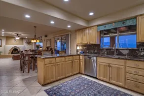 Beautiful Tucson Hilltop House - Image 5