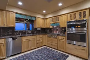 Beautiful Tucson Hilltop House - Image 4