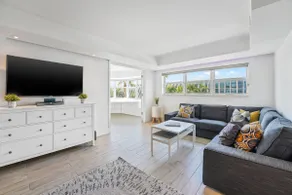 SOBE Elegant 2 Bedroom and Den w/Office - Image 5