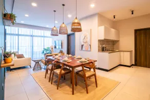 SkyNest by Merlion - Top Floor - Urban Luxury - Self Check-in - Image 3