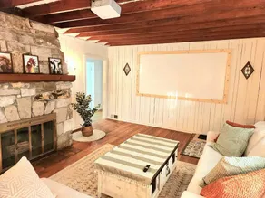 Cozy Cottage on Peacock Lane - Image 5