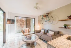 Hermosa Palms, Casa Lorenzo Beach Front Club House - Image 4