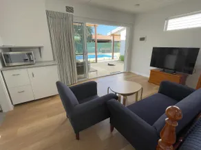 Watermans Bay Studio - Pool & 100m walk to beach - Image 4