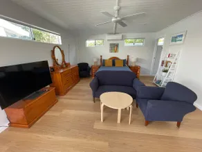Watermans Bay Studio - Pool & 100m walk to beach - Image 3