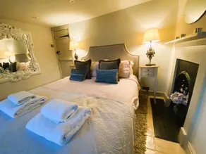 Coastal Cottage - Image 3