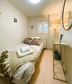 Coastal Cottage - Image 5