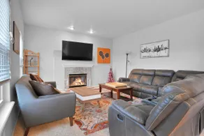 Large Duplex near GR Airport * Space for Everyone! - Image 2