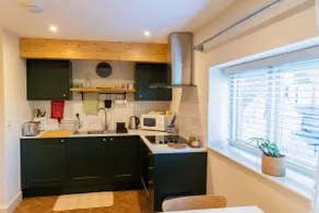 'Yellow' apartment - Image 5