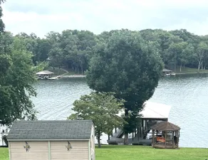 Lake Scene at Eden - Image 2