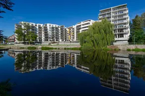 Riverside Apartment - Image 3
