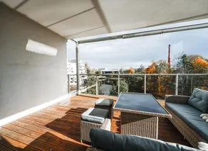 Riverside Apartment - Image 2