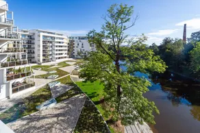 Riverside Apartment - Image 4