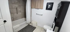 Spacious 1 bedroom suite - Image 3