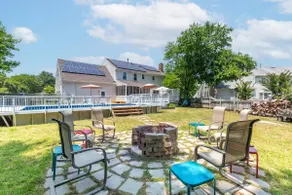 Spacious Retreat 5BR 9 Beds Pool/HotTub/Gym Room - Image 3