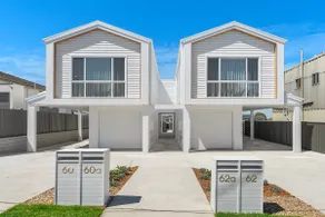 Coastal retreat near shops & beach - Image 2
