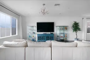 Peaceful cozy home-mountain view - Image 3
