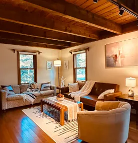 Charming Cozy Coastal Retreat｜Pet Friendly｜EV - Image 2
