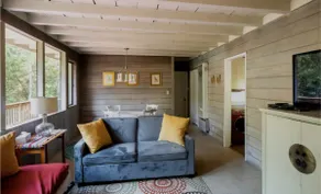 Redwood Cabin-Quiet-Parking-Wifi - Image 2