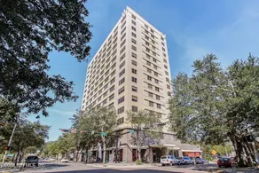 Lofty Downtown Pad with High Rise Views - Image 5