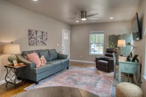 Bluebird Cottage w/ King Size Bed - Image 4