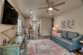 Bluebird Cottage w/ King Size Bed - Image 3