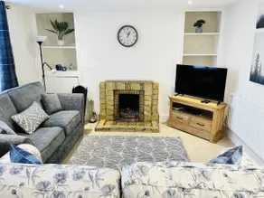 Charming Brecon Beacons Cottage with Parking - Image 2