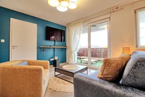 Woody Note - Terrace & Parking - Image 3