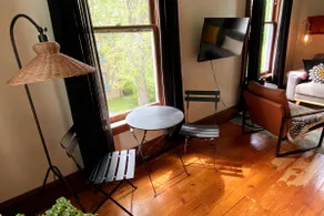 Private studio w/ eclectic vibe - Image 4