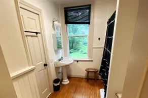 Private studio w/ eclectic vibe - Image 5