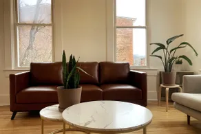 Stylish home with amazing views of downtown - Image 3