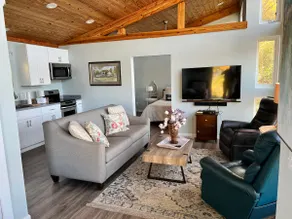 Lakeside Couples Retreat - Image 3