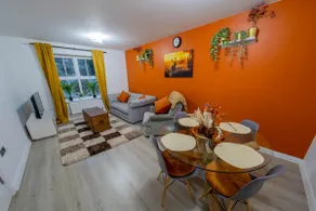 Spacious & Central Ground Floor Apt - Image 4